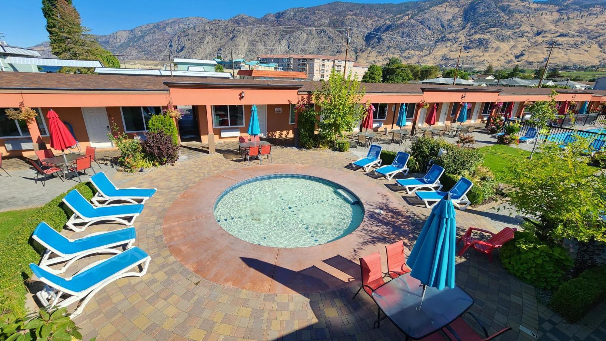 Sahara Courtyard Inn & Suites Osoyoos Kültér fotó