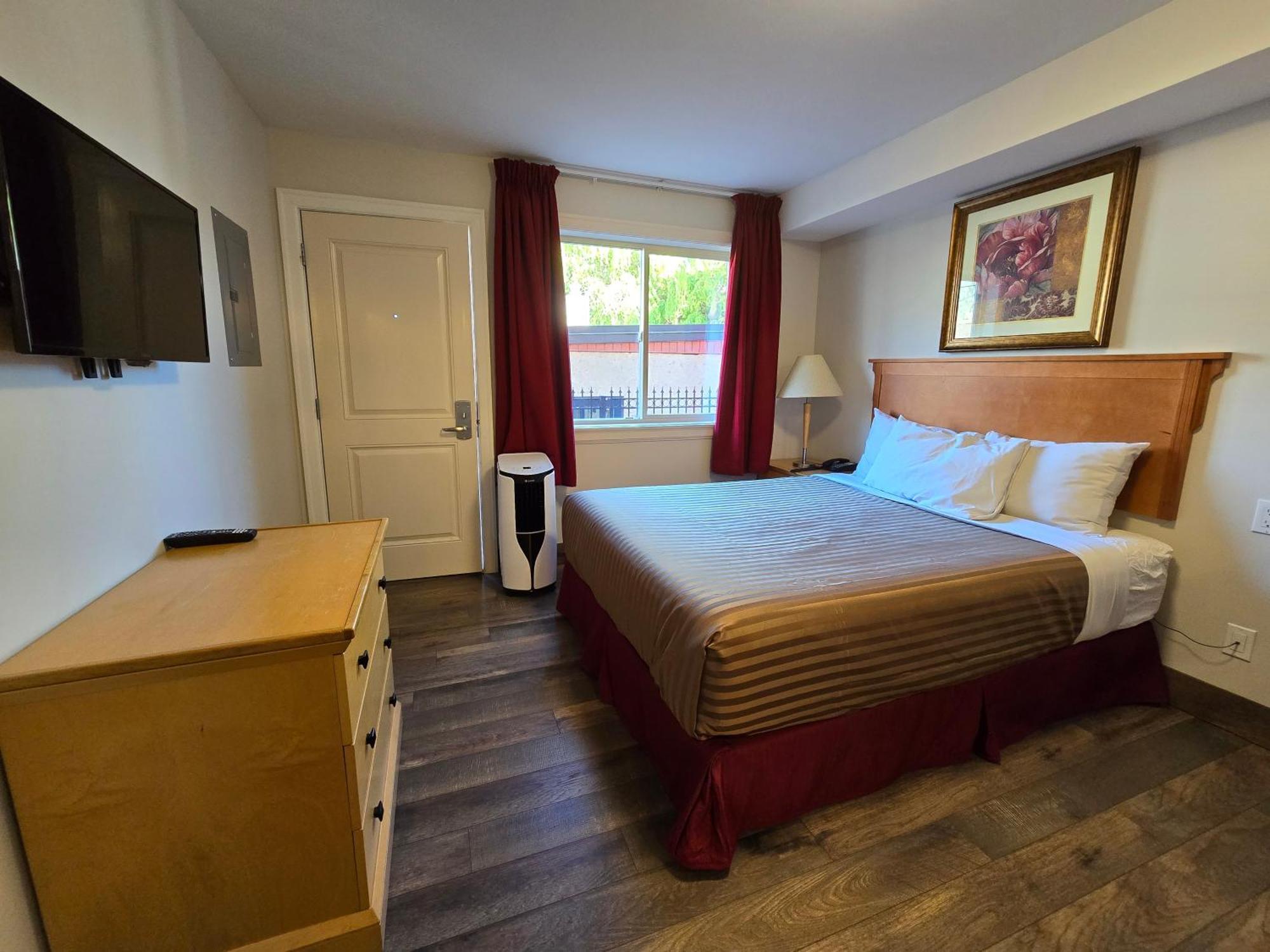 Sahara Courtyard Inn & Suites Osoyoos Kültér fotó