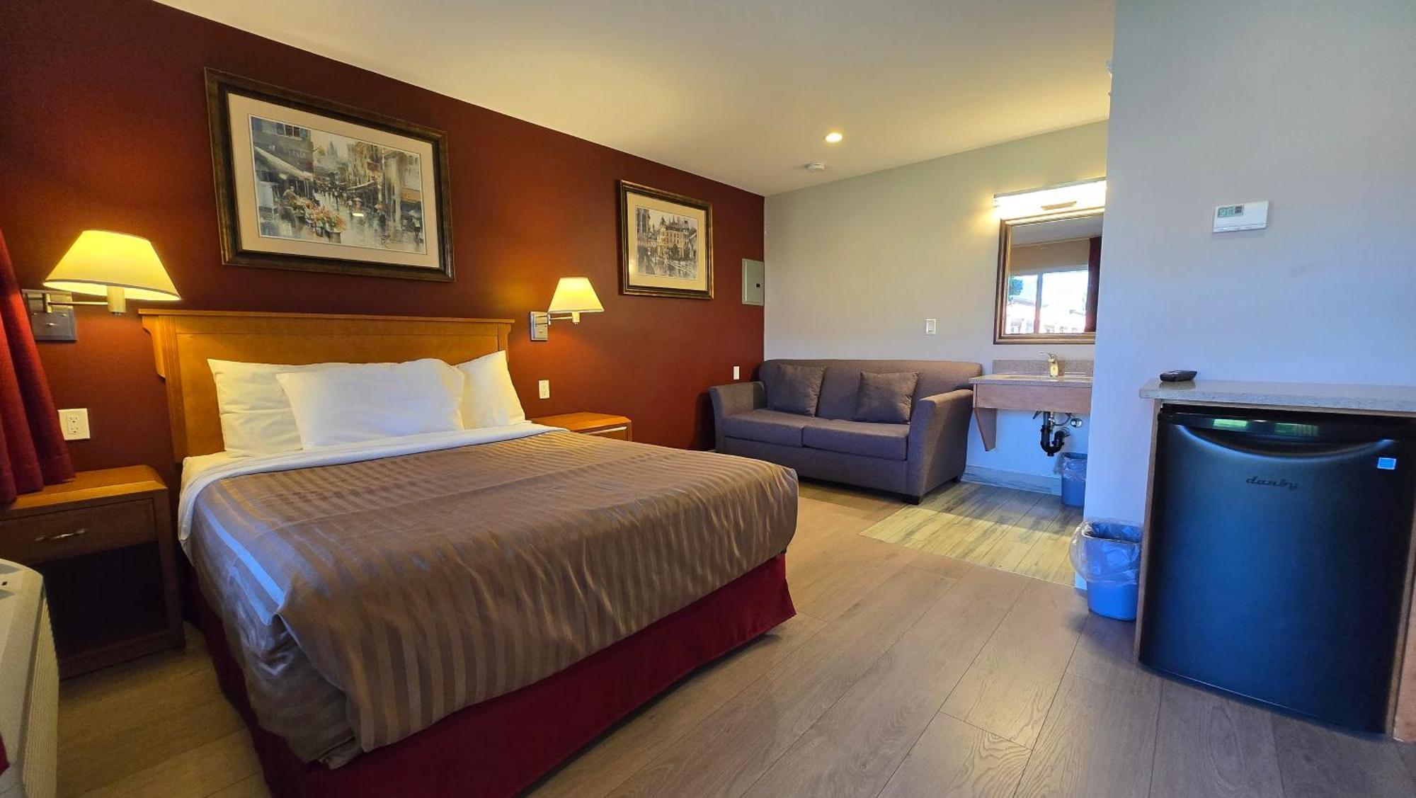 Sahara Courtyard Inn & Suites Osoyoos Kültér fotó